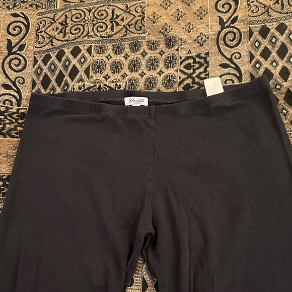 ✨ Splendid Black Leggings – Soft, Flattering & Everyday Essential - Picture 7 of 10